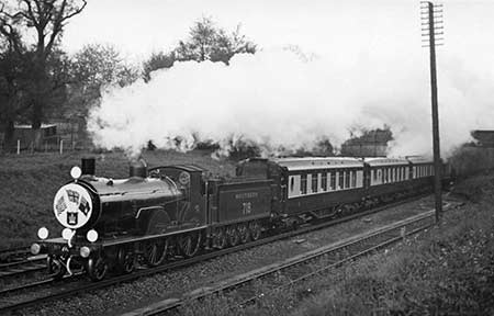 Photo of Southern Railway 718 at the start of the 1939 Royal Tour of Canada